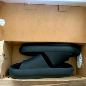 32 Degrees Cool Cushion Slide